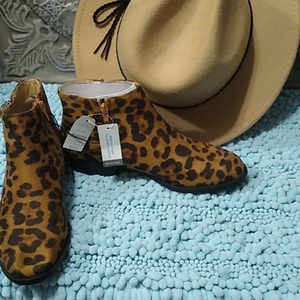 New Time And Tru Size 7 Animal Print Ankle Boots. Brown.